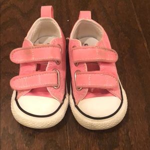 Velcro Toddler pink converse size 5
